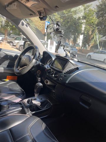 מיצובישי טרייטון / L200