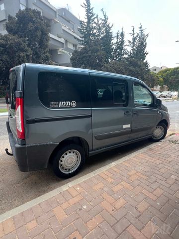 מודעת רכב סיטרואן ג'אמפי