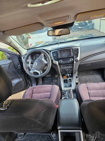 מיצובישי טרייטון / L200