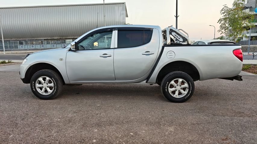 מיצובישי טרייטון / L200