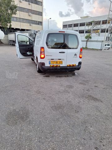מודעת רכב סיטרואן ברלינגו