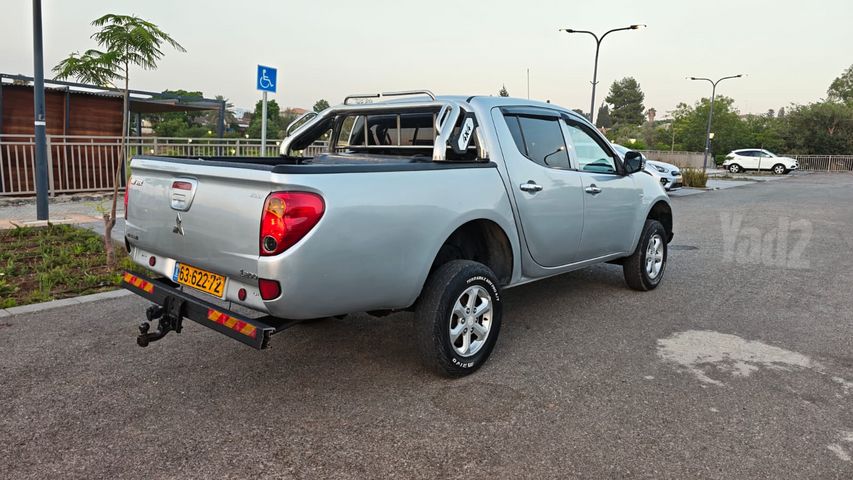 מיצובישי טרייטון / L200
