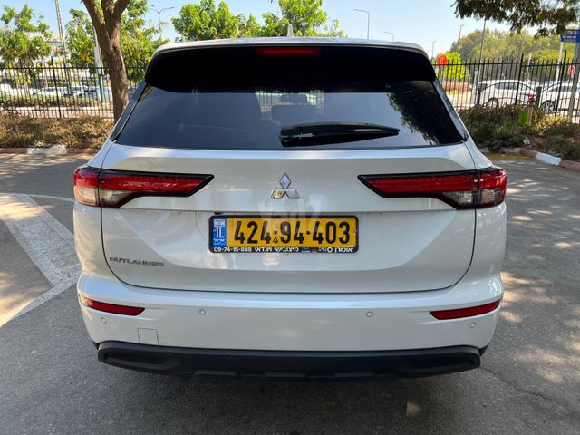 מיצובישי אאוטלנדר