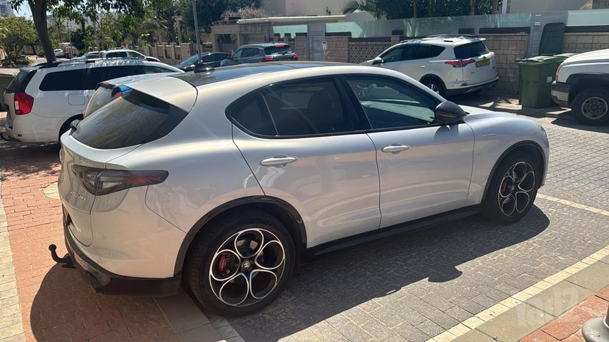 סטלביו Veloce אוט׳ 2.0 (280 כ״ס)
