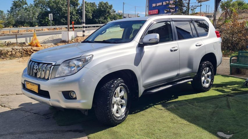 טויוטה לנד קרוזר