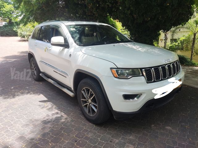 מודעת רכב ג'יפ גרנד צ'ירוקי