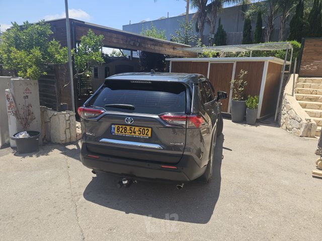 טויוטה RAV4