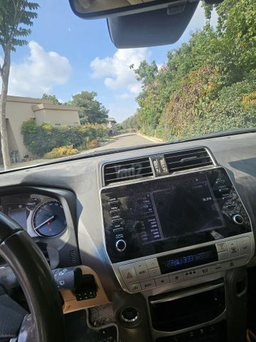 טויוטה לנד קרוזר