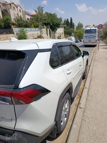טויוטה RAV4
