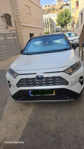 טויוטה RAV4