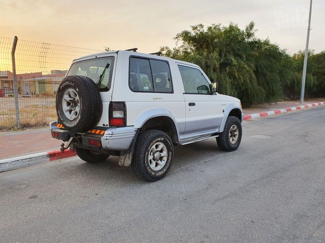 מיצובישי פג'רו