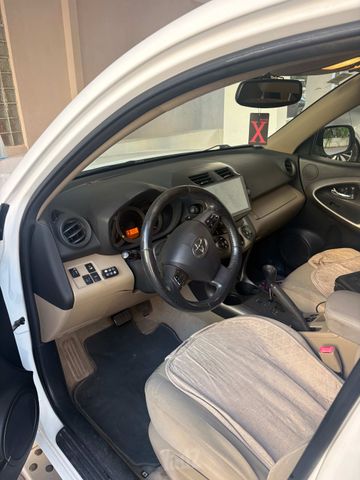 טויוטה RAV4