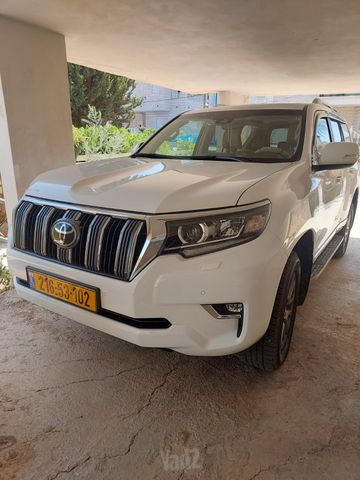 טויוטה לנד קרוזר