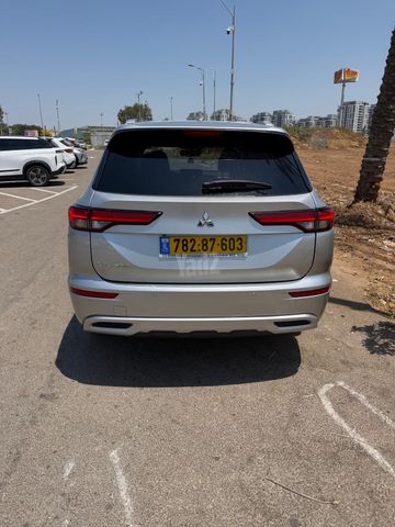 מיצובישי אאוטלנדר