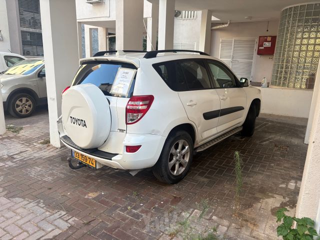 מודעת רכב טויוטה RAV4