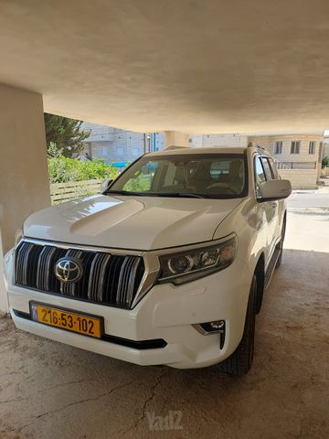 טויוטה לנד קרוזר
