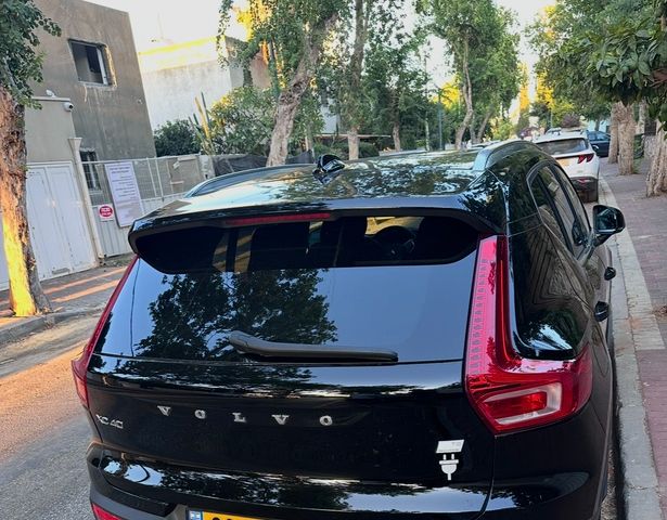 וולוו XC40