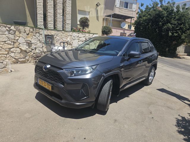 טויוטה RAV4