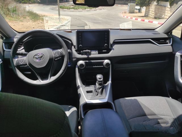 טויוטה RAV4