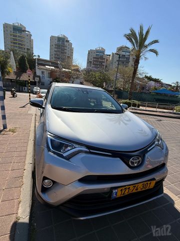 טויוטה RAV4
