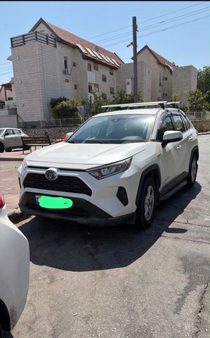 מודעת רכב טויוטה RAV4