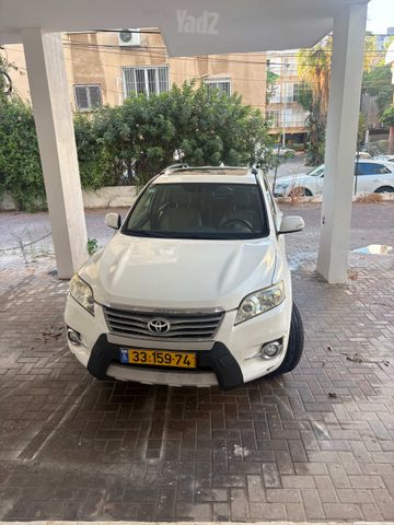 טויוטה RAV4
