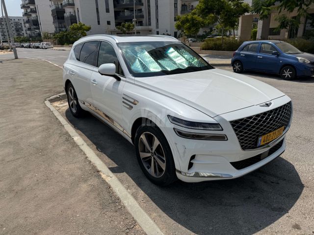 ג'נסיס GV80