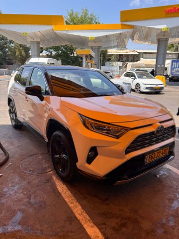 טויוטה RAV4