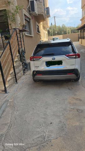 מודעת רכב טויוטה RAV4