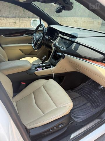 קאדילק XT5