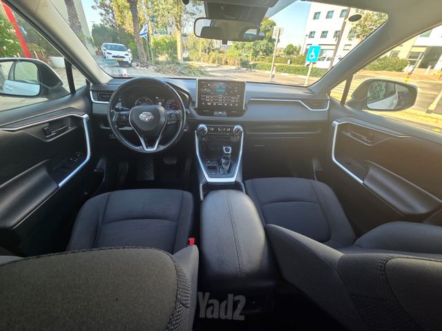 טויוטה RAV4