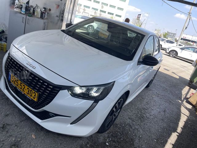 פיג'ו 208
