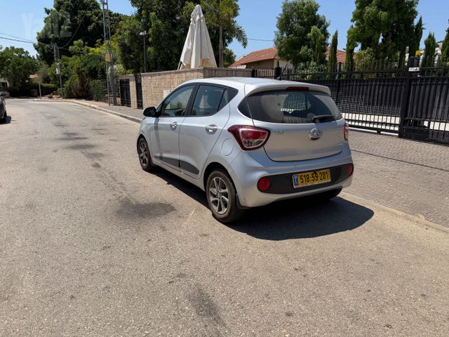 יונדאי i10