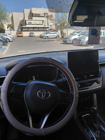 טויוטה קורולה קרוס