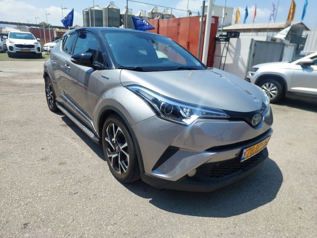 מודעת רכב טויוטה C-HR