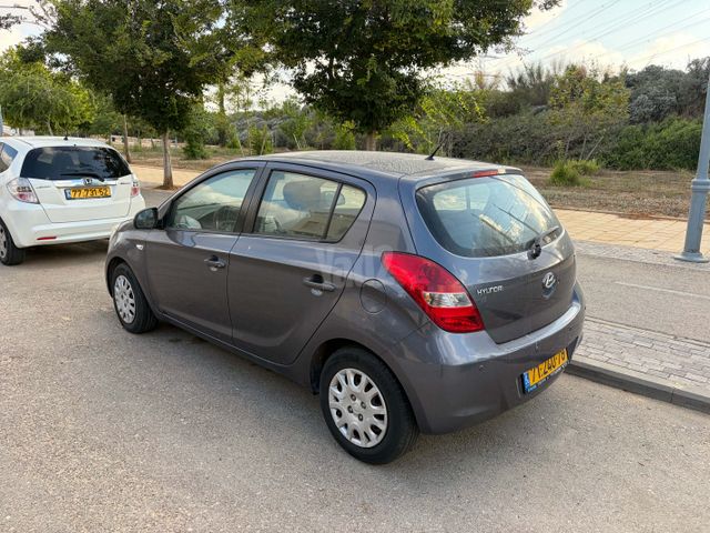 יונדאי i20