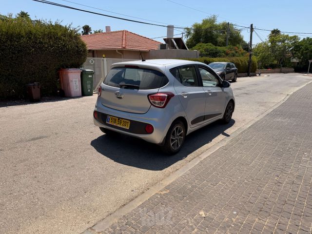יונדאי i10