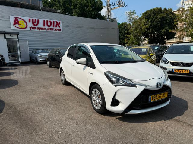 טויוטה יאריס