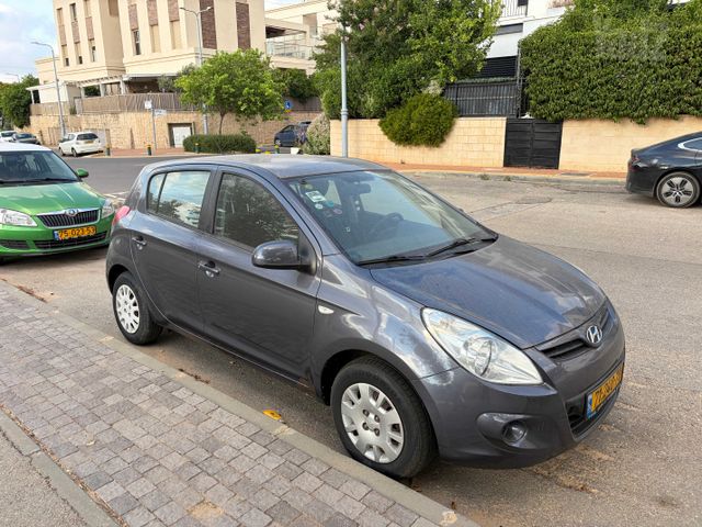 מודעת רכב יונדאי i20