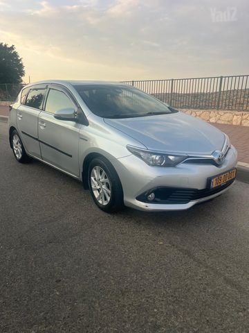טויוטה אוריס