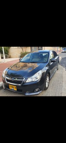סובארו B4/לגאסי
