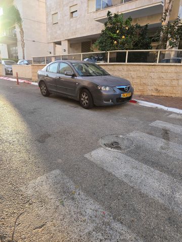 מודעת רכב מאזדה 3