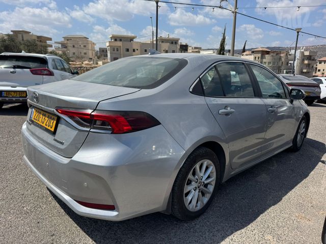 מודעת רכב טויוטה קורולה