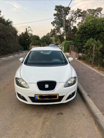 מודעת רכב סיאט לאון