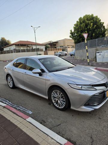טויוטה קאמרי