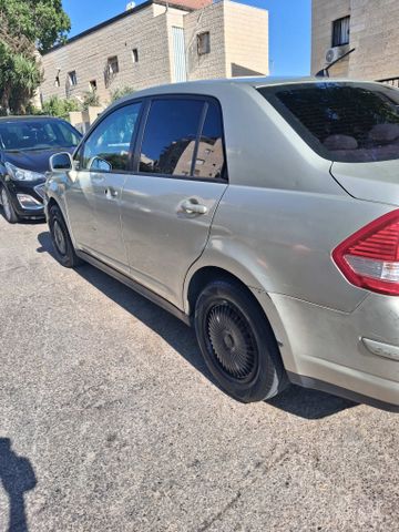 ניסאן טידה
