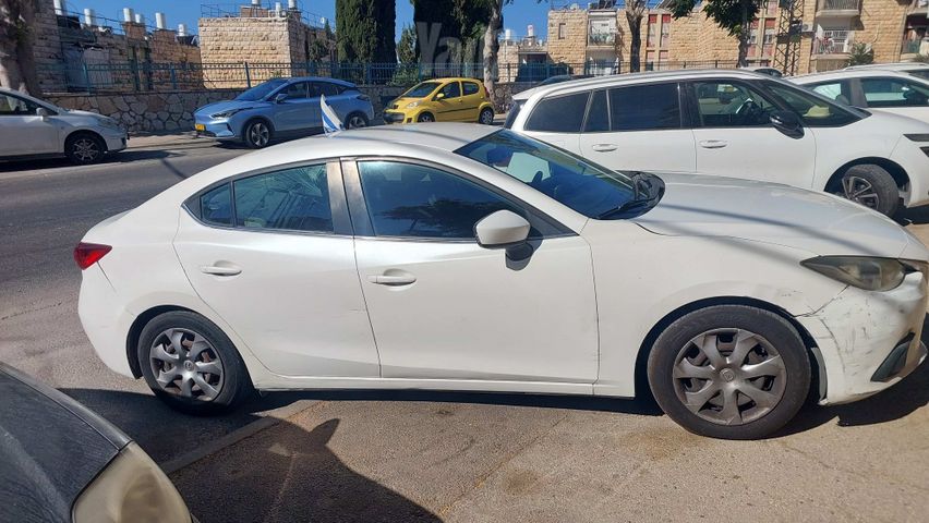 מאזדה 3