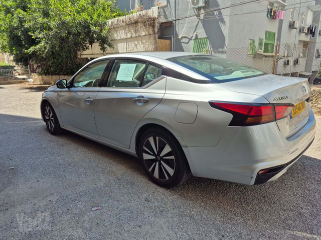 ניסאן אלטימה