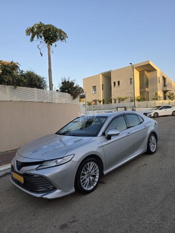 טויוטה קאמרי
