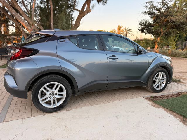 מודעת רכב טויוטה C-HR